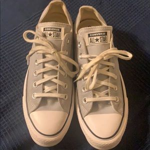 Size 9 platform converse shoes
